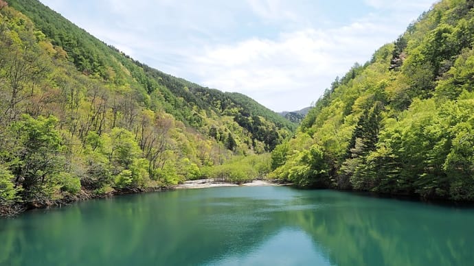 ★扉ダムの新緑とダム湖の水の色の美しさ　2022