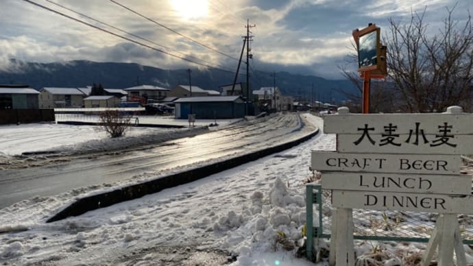 ひなまつりに雪景色