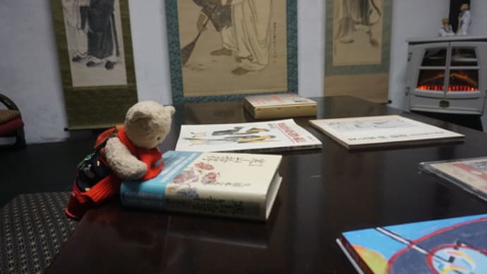 森鴎外や芥川龍之介なども題材した中国の僧「寒山拾得」の軸などを展示。町家ギャラリー「京空間mayuko」へ