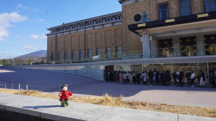 京都を初めて訪れた親戚。京都旅の初心者が、まずは行きたい東山の見どころを、ミモロが案内します。