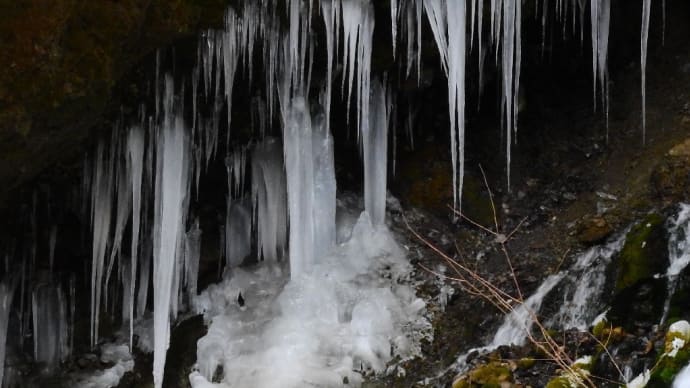 白骨温泉の氷瀑 竜神の滝