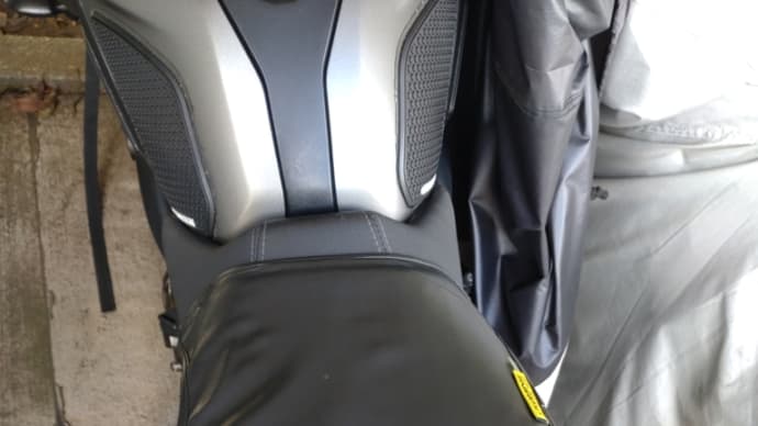 バイクのシートヒーターを次の秋・冬に向けて復帰させました