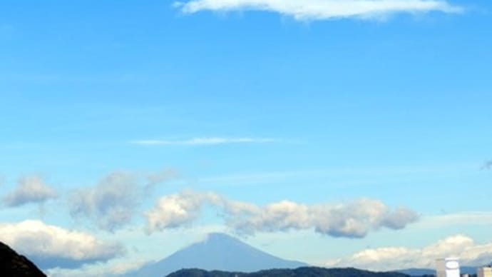久しぶりに見えた朝の富士山