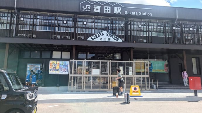 酒田から秋田に向かう途中で、なんとなく下車したのは…