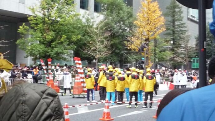 箱根駅伝のゴール 大手町へ~「夢想・鳥込文士村」 №72