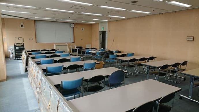 壁紙(9階 第2研修室)綺麗にしました