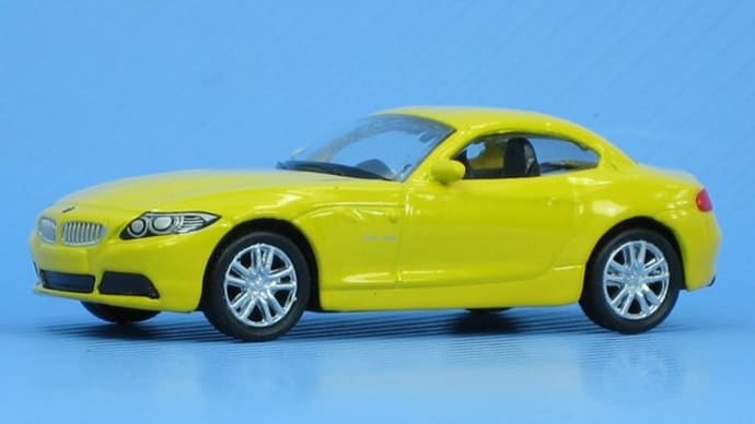 BMW Z4 Coupe（イエロー）