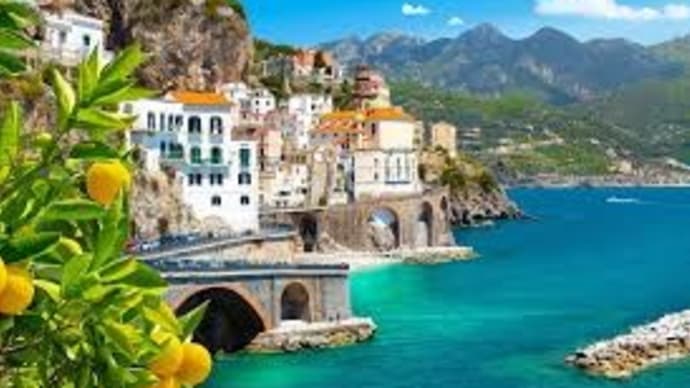 there is afterall, nothing quite like summer in the Amalfi Coast 🍋 From the dramatic hilltop view