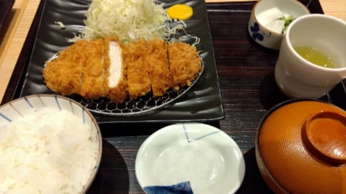 お昼はとんかつ