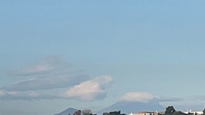 今朝の雲 と 富士山🗻