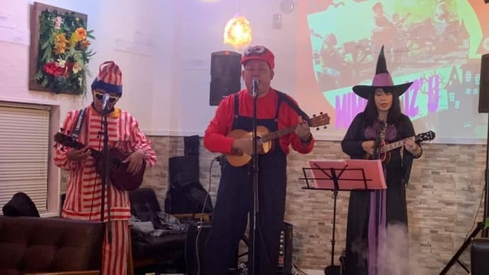 魔法のパンケーキ伊豆Gate清水町店ハロウィンイベントで演奏しました。
