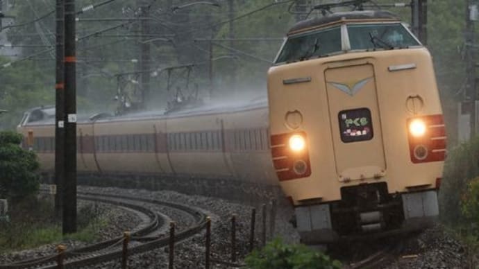 岡山の列車（国鉄色特急やくも）