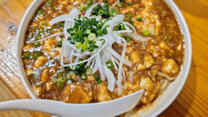 お昼は変わり種沖縄そば屋になる居酒屋・・・一本松(北谷桑江)