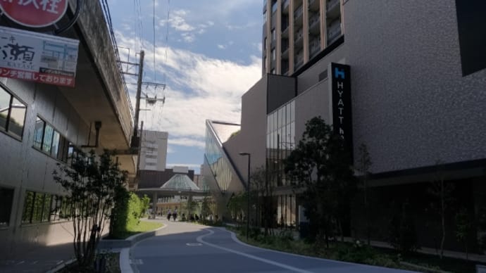 クロスゲート金沢と金沢港クルーズターミナル