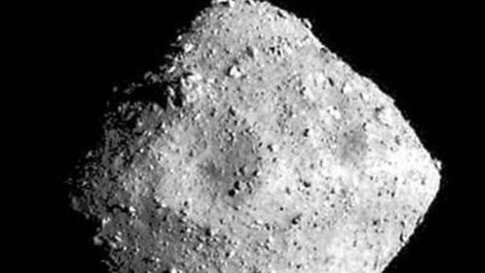 小惑星「リュウグウ」から持ち帰った鉱物の中から水やら炭酸水が〜の巻