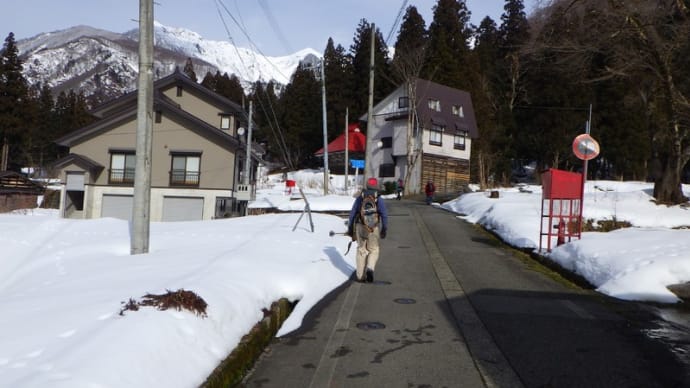 巻機山麓 米子沢山荘雪堀