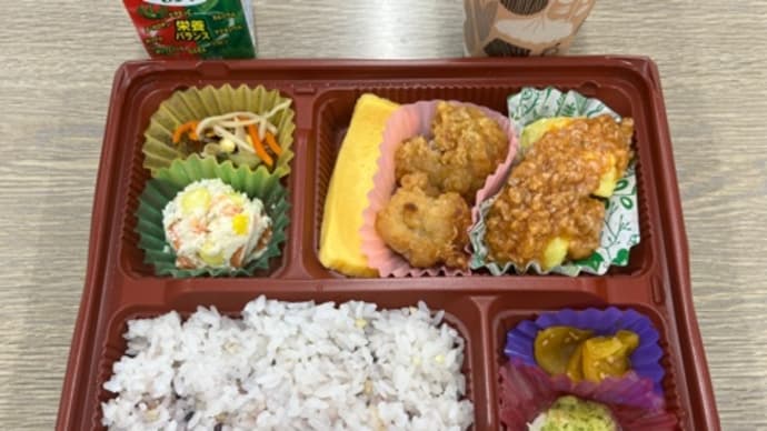 この日の日替り弁当は唐揚げ。