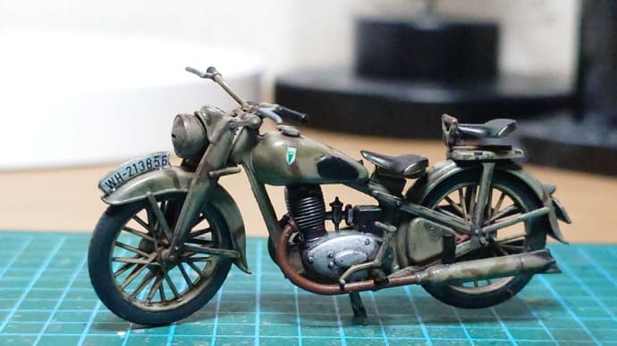 タミヤ 1/35 ヤークトティーガー 中期生産型 オットー・カリウス搭乗車(11)