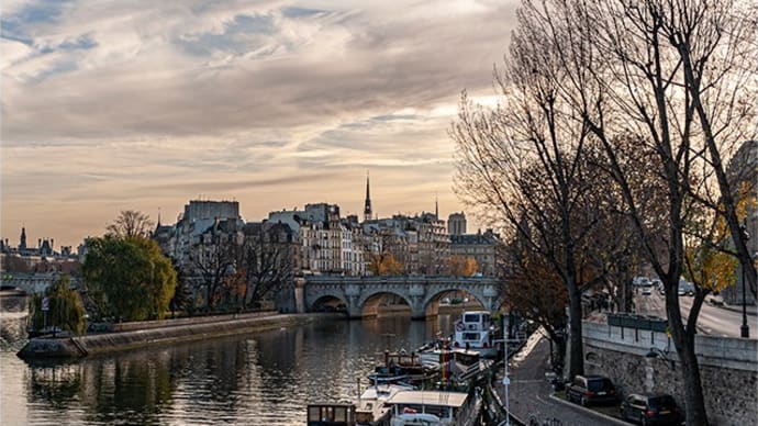 パリ・河景色
