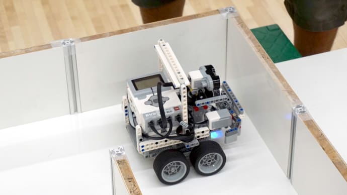 距離センサーが1つだけしかないメイズロボット