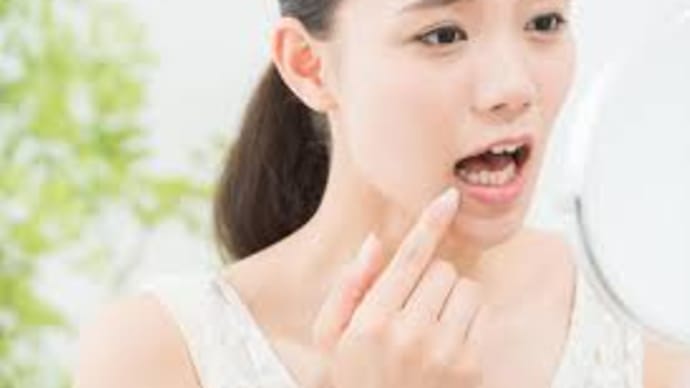 虫歯や歯周病に続いて、葉を失う原因の一つに酸触歯・・・・。
