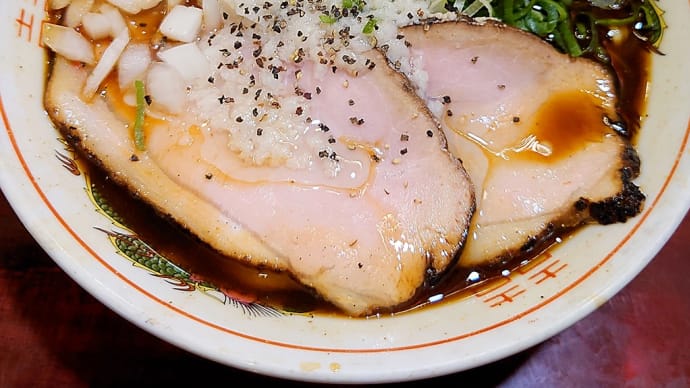 大阪で宮崎料理のお店なのに燕三条系背脂ラーメン!どぎゃん立売堀店