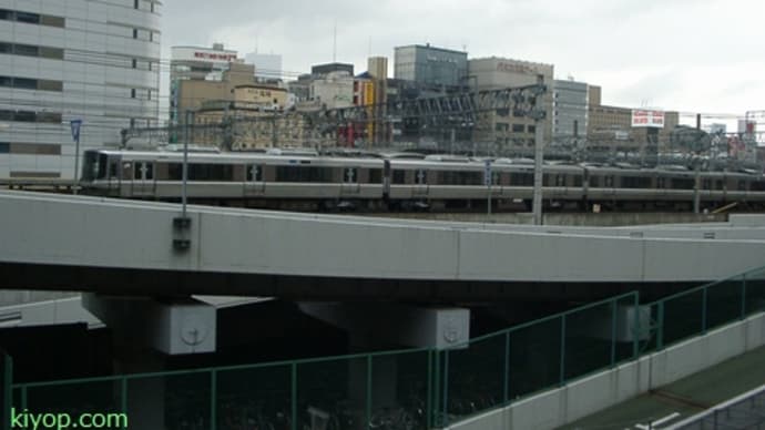 2004年9月5日ー名古屋駅に現れた223系