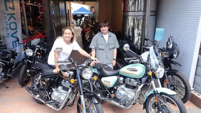 ROYAL ENFIELD 買っちゃいました！契約日も同日！もちろん納車日だって同じ日！だって学生時代からの親友だから！♡