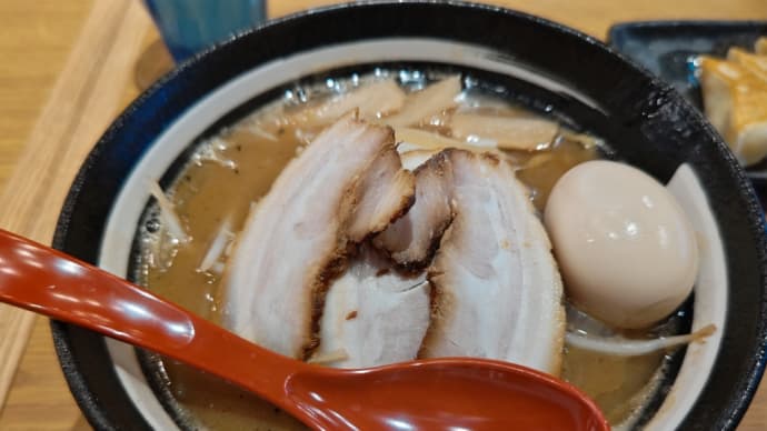 札幌味噌ラーメン アウラ(川崎銀柳街)