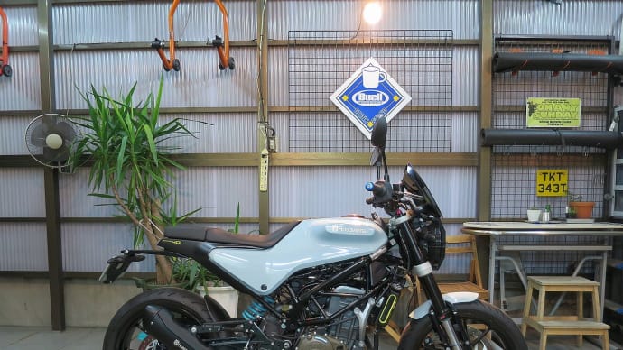 3月21日のプライダース走行会に向けて、何やろうかなぁ~^_^ 初期型Husqvarna SVARTPILEN 401 YOYO号!