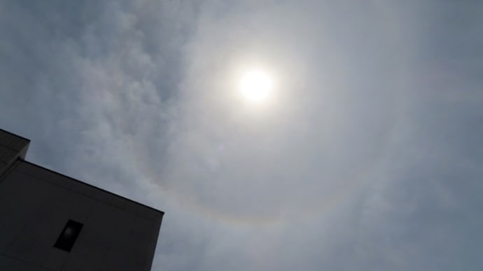 7月定例会と立候補届け出準備で大わらわ。空には光環やハロ