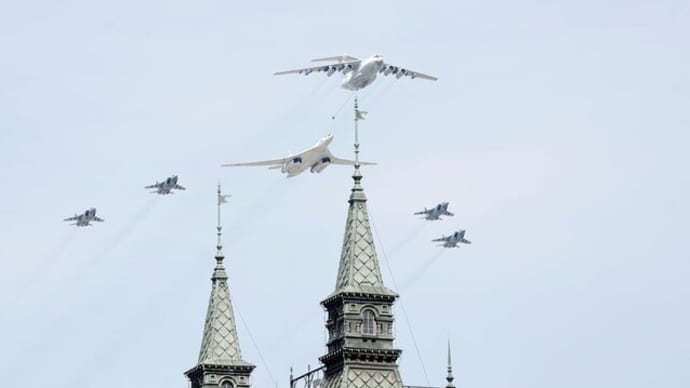ロ戦略爆撃機、オホーツク・ベーリング海上空をパトロール飛行