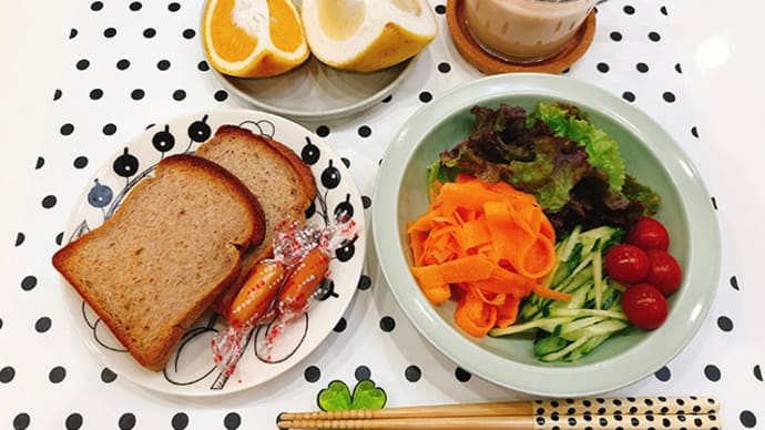 「ブランジェ浅野屋」の全粒粉 100%パンドミで朝ごはん