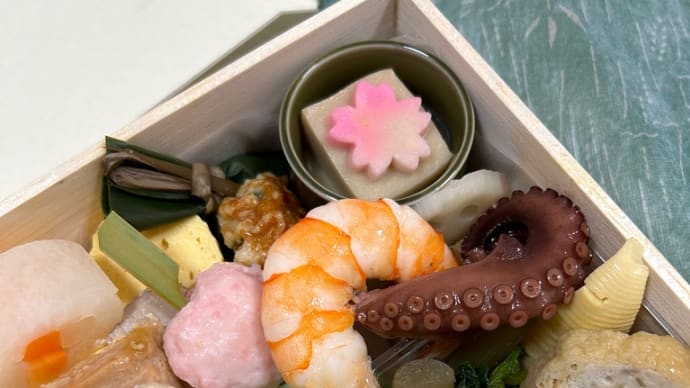 美濃吉のお弁当をいただきましたよ