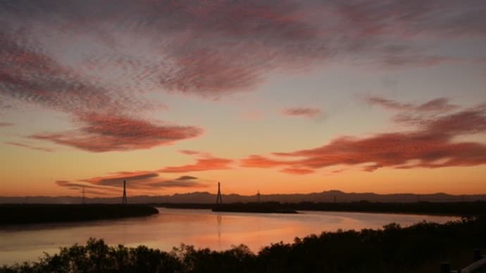 2021/9/14(火)曇り、今朝の石狩川、夕張川の夜明けシーン☆