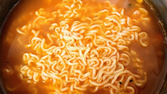 夜中に食べる背徳感