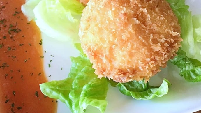 2月23日の日替り定食(650)は、小エビのクリームコロッケ、軽いトマトソースです。