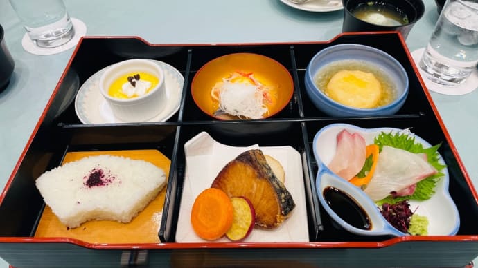 会席弁当
