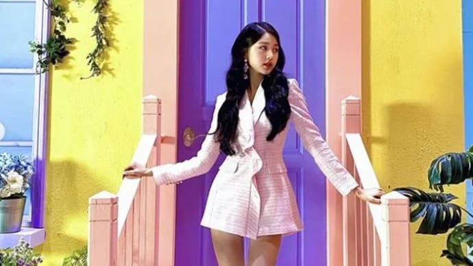 “Wonyoung, how old are you really?” (IZ*ONE)