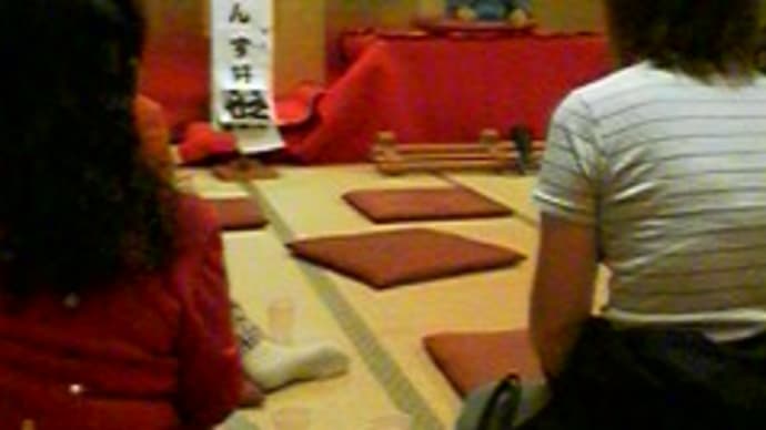 首里達磨寄席の賑わい