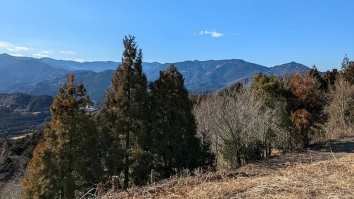 山頂からの眺めが素晴らしい弓立山(ときがわ町)