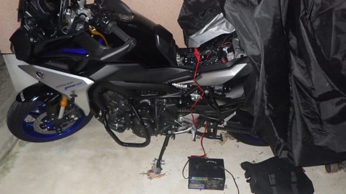 TRACER900GTのバッテリー充電