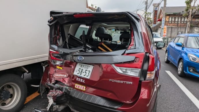 終の車だったはずの第三代目D型FORESTERが突然の追突事故で廃車か?