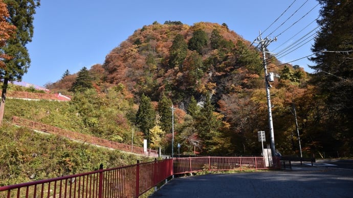 もみじ狩り 群馬県高崎市 榛名山・榛名湖(1)榛名神社バス停からの紅葉