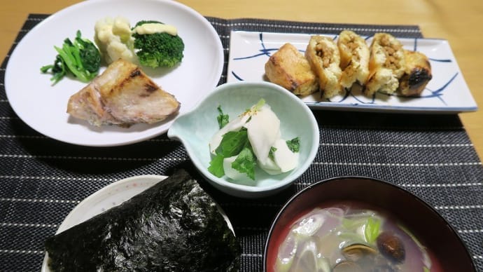 田舎定食・・・油揚の納豆包焼とブリカマの塩焼き、庶民の味。