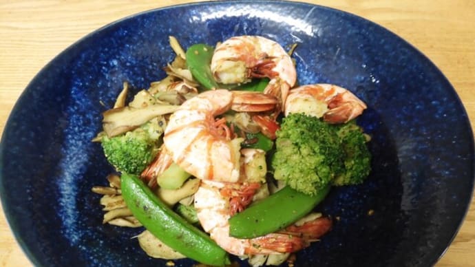 自炊ノススメ・海老と緑黄色野菜の炒め
