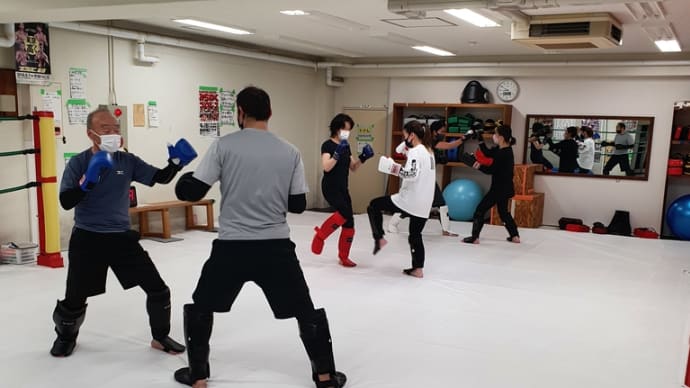 (木)キックボクシング初級19:30~