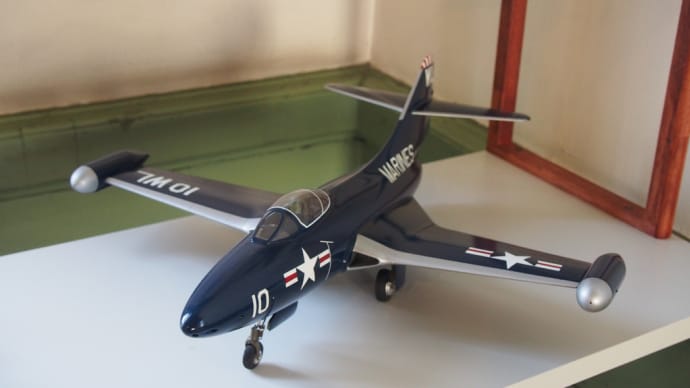 丸岡会員のF-9F-2 パンサー 1/32