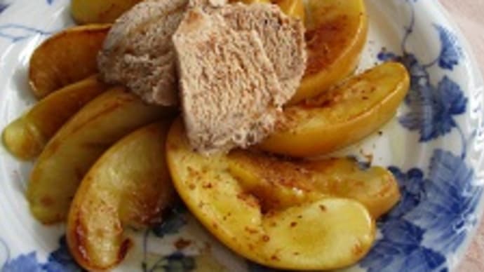 おうちカフェデザート!焼きリンゴ(チョココーヒーアイス添え)編