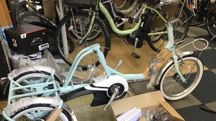 電動三輪自転「アシスタワゴン」只今組み立て中・・・